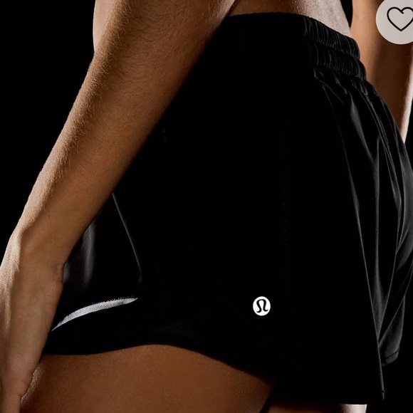 Lululemon Hotty Hot 2.5” Inseam Short In Black Size 6 - Picture 8 of 14